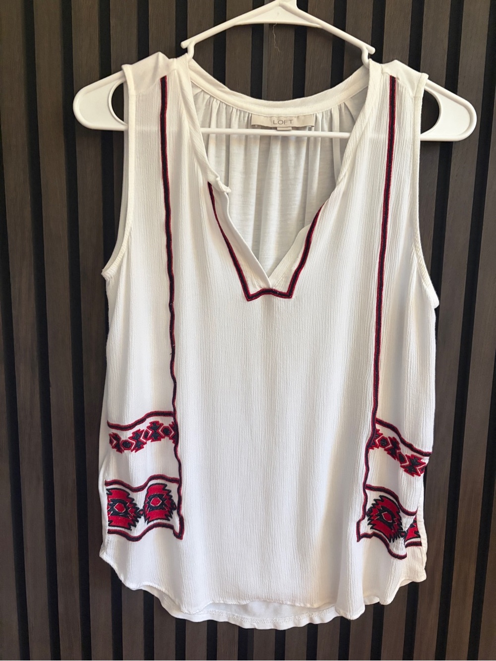 LOFT White Embroidered Boho Tank Top Size Small Sleeveless Rayon Aztec